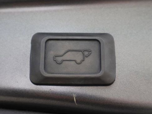 Used 2021 Toyota RAV4 Limited AWD/4WD image 7
