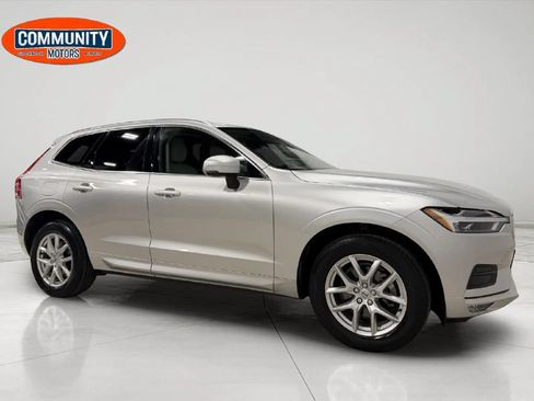 Used 2021 Volvo XC60 T5 Momentum AWD/4WD image 10