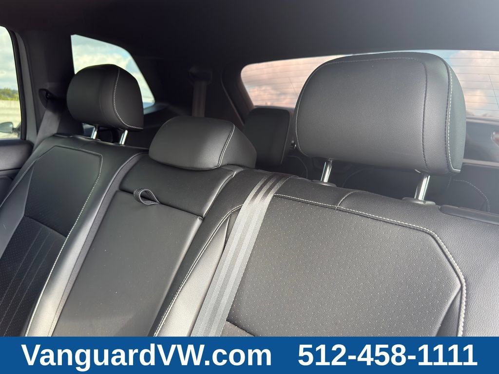 Used 2023 Volkswagen Tiguan SE R-Line FWD image 30