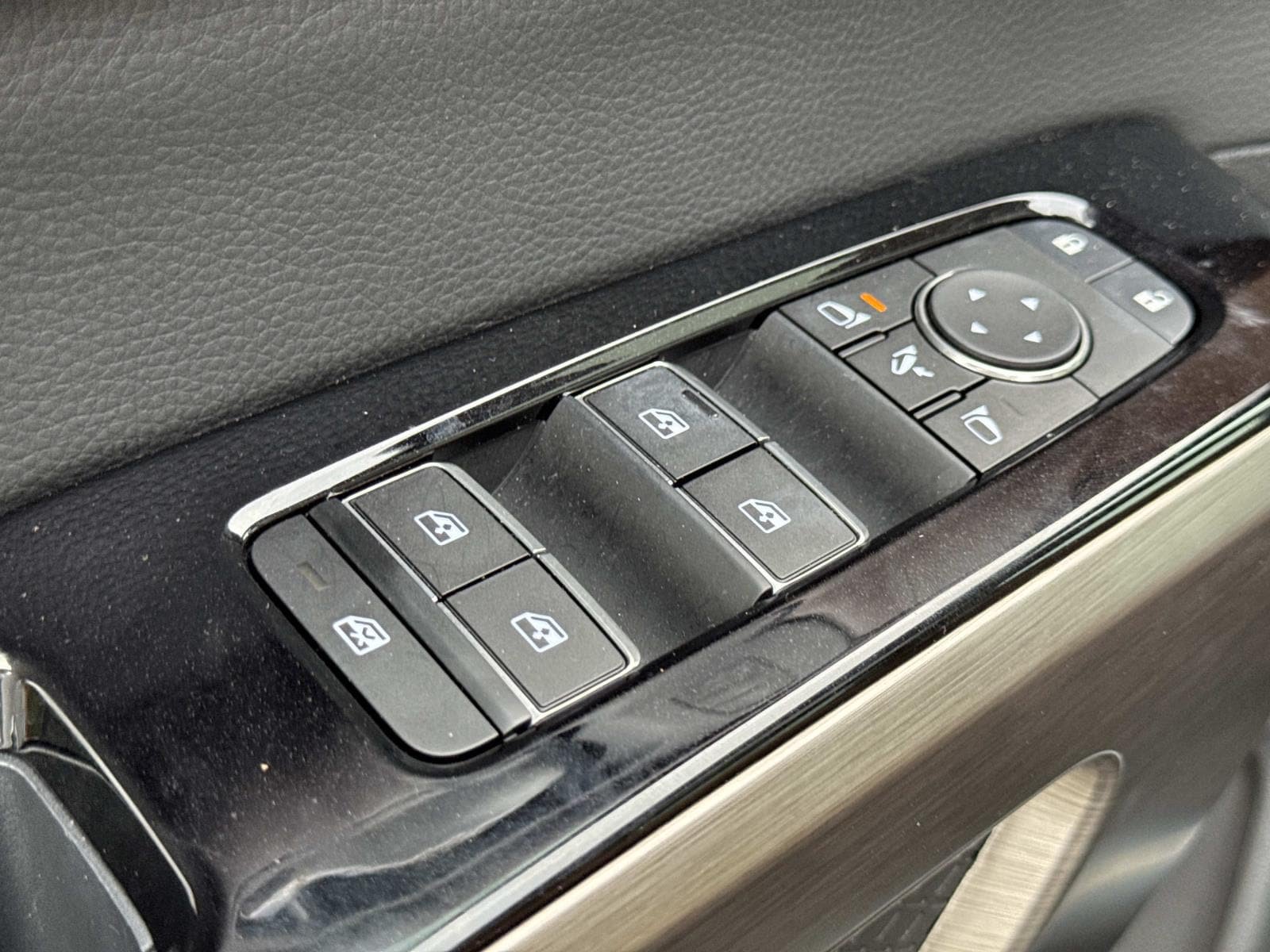 Used 2024 Nissan Pathfinder Platinum AWD/4WD image 31