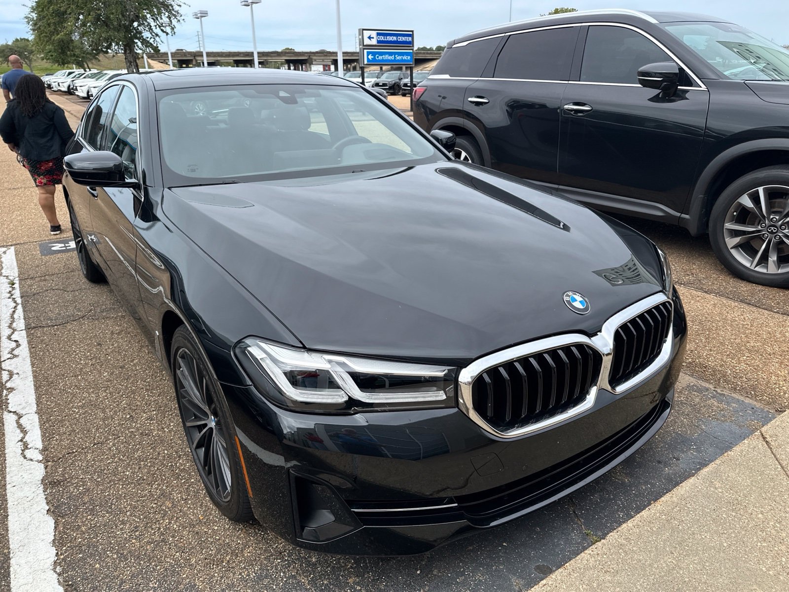 Used 2023 BMW 540i w/ Premium Package RWD image 4