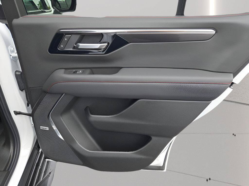 New 2026 Chevrolet Tahoe RST w/ Comfort Package AWD/4WD image 10