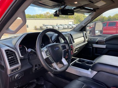 Used 2019 Ford F350 Lariat w/ Chrome Package image 20