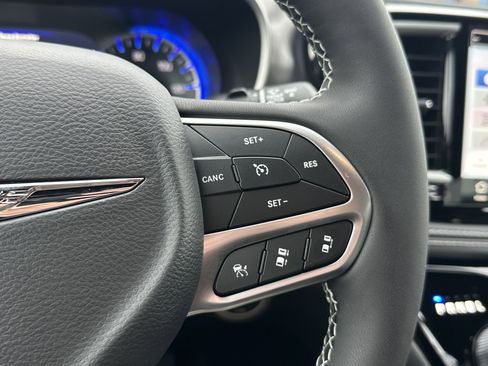 New 2026 Chrysler Pacifica Select image 18