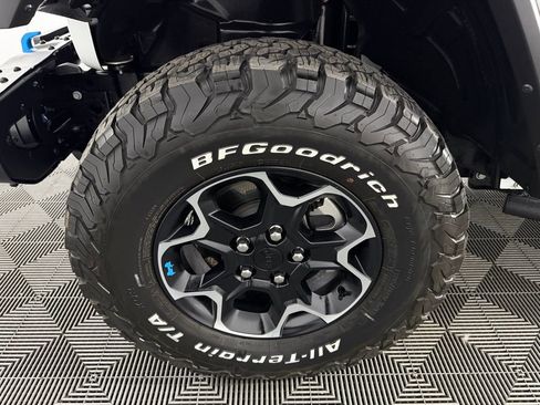 Used 2023 Jeep Wrangler Unlimited Rubicon 4xe w/ Steel Bumper Group AWD/4WD image 12