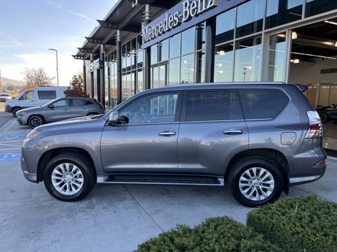Used 2021 Lexus GX 460 Premium w/ Premium Package image 8