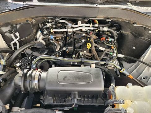 Used 2022 Ford Explorer XLT RWD image 30