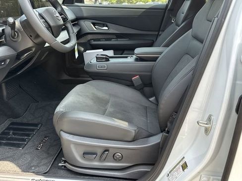 New 2025 Nissan Ariya AWD image 10