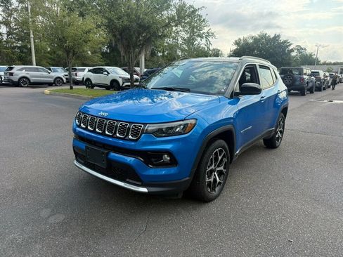 Used 2025 Jeep Compass Limited AWD/4WD image 1