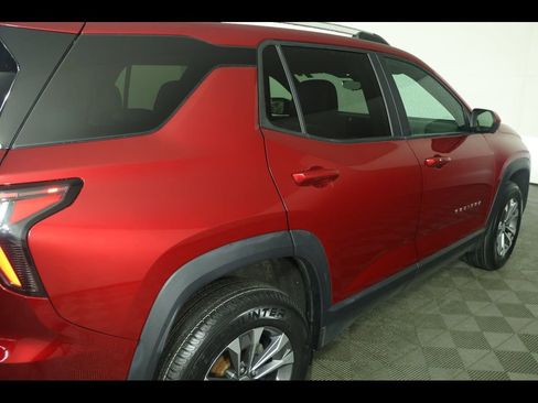 Used 2025 Chevrolet Equinox LT w/ Convenience Package II image 18