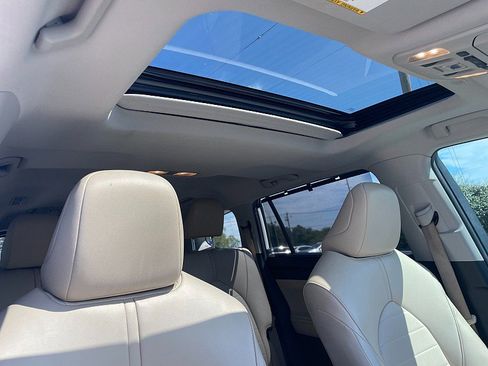 Used 2022 Toyota Highlander XLE image 31