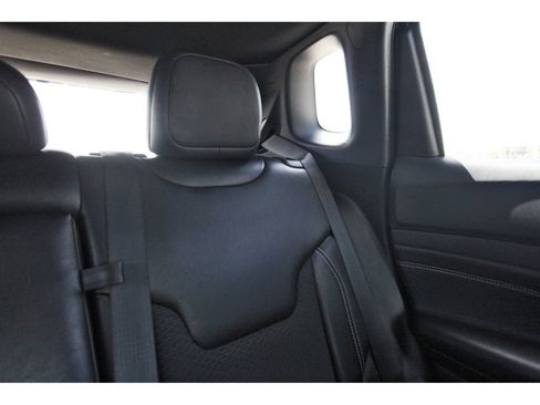 Used 2023 Jeep Compass Latitude AWD/4WD image 13