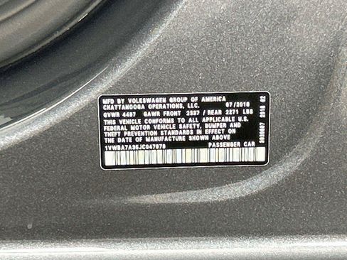 Used 2018 Volkswagen Passat 2.0T SE FWD image 32