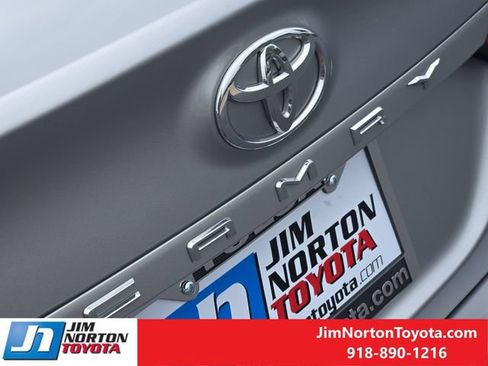 Used 2024 Toyota Camry LE w/ Convenience Package FWD image 12