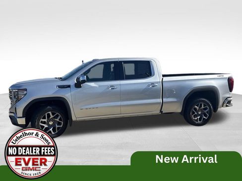 Used 2022 GMC Sierra 1500 SLT w/ SLT Convenience Package AWD/4WD image 10