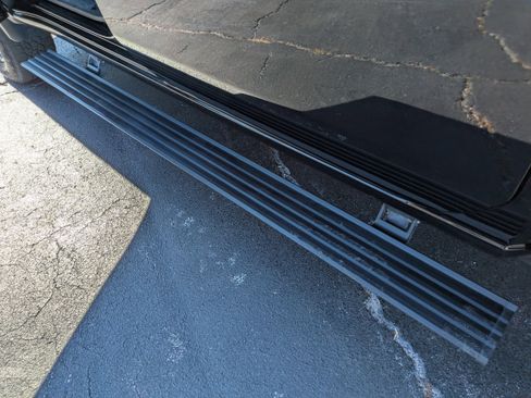 Certified 2022 GMC Sierra 2500 Denali w/ Denali Black Diamond Edition image 13