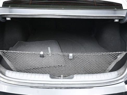Used 2025 Hyundai Elantra Limited FWD image 25