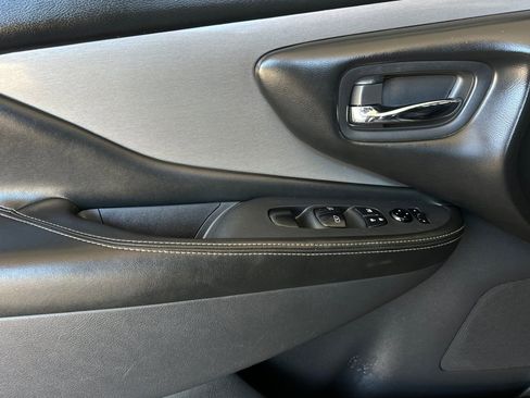 Used 2021 Nissan Murano SV image 10