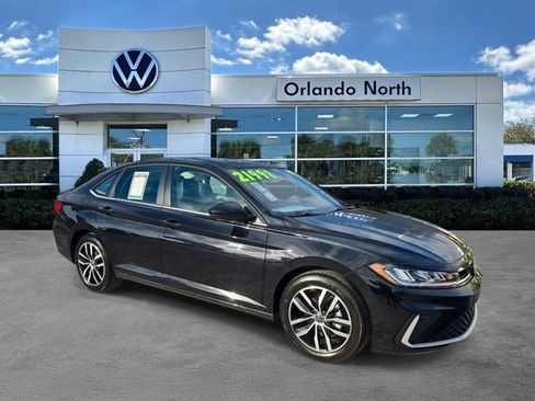 Used 2025 Volkswagen Jetta SE FWD image 1
