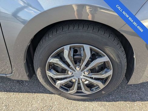 Used 2015 Toyota Corolla LE FWD image 11