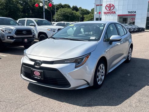 Used 2024 Toyota Corolla LE FWD image 3