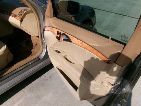 Used 2008 Mercedes-Benz E 320 BlueTEC Sedan image 10