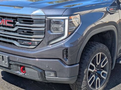 Certified 2022 GMC Sierra 1500 AT4 w/ AT4 Premium Package AWD/4WD image 9