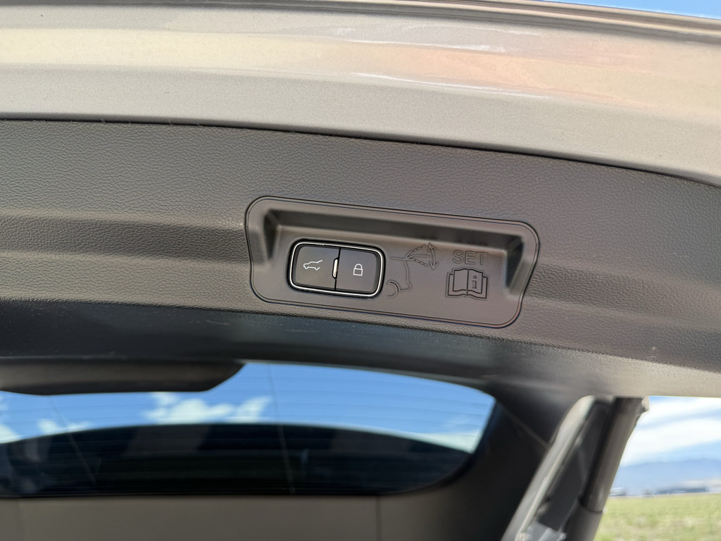 Used 2022 Ford Explorer Limited AWD/4WD image 34