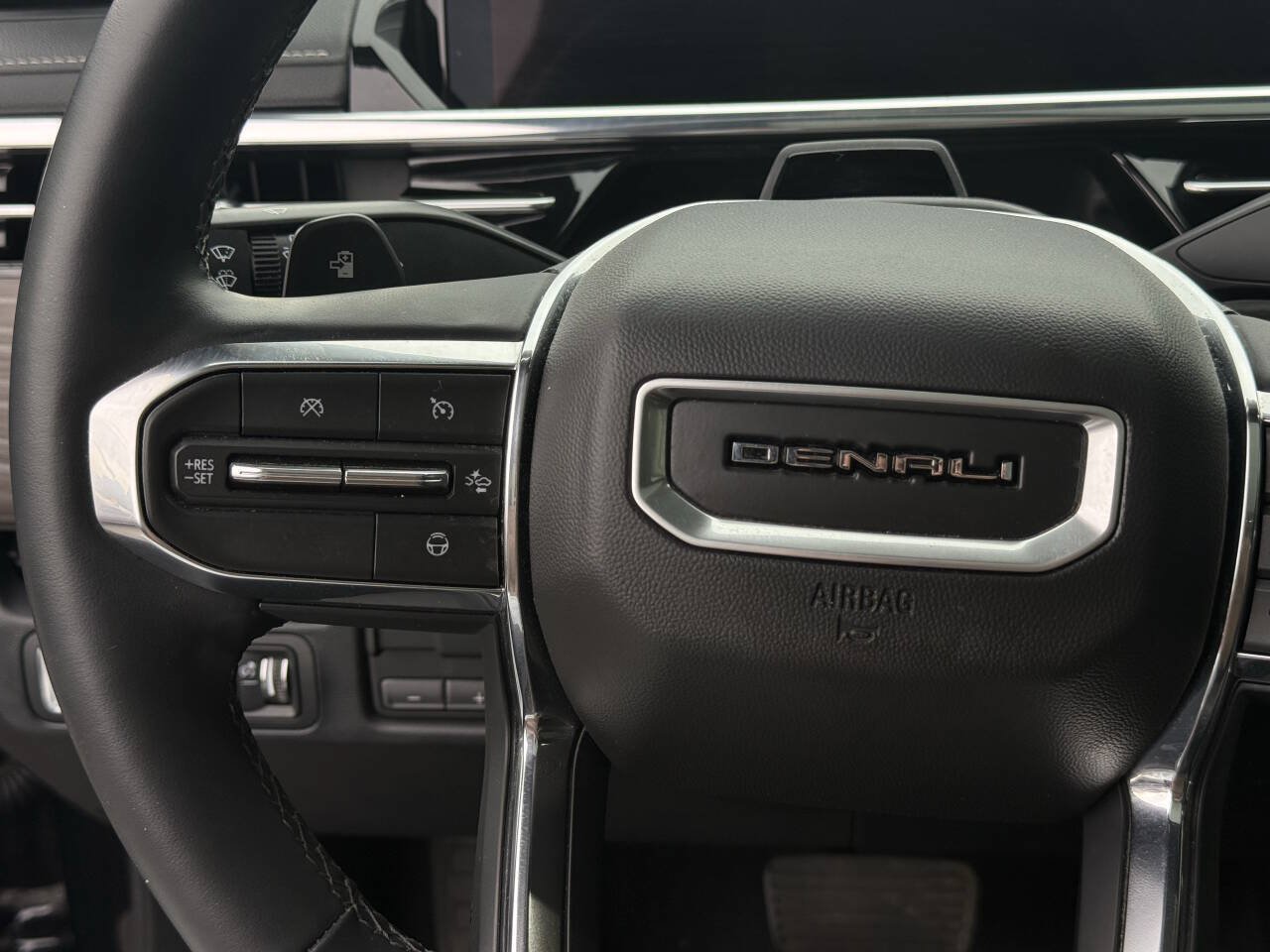 Used 2025 GMC Sierra EV Denali AWD/4WD image 17