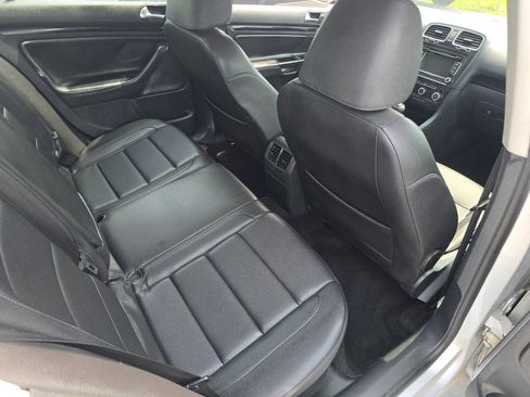 Used 2011 Volkswagen Jetta TDI FWD image 23
