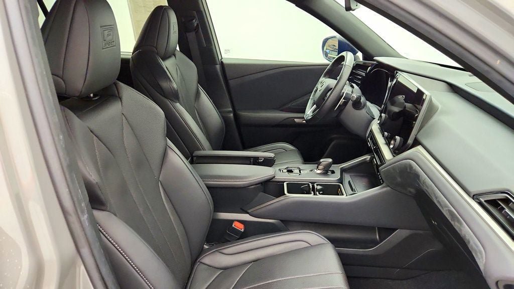 Used 2024 Lexus TX 500h AWD w/ Technology Package image 22