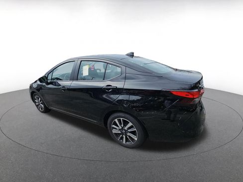 Used 2025 Nissan Versa SV image 5