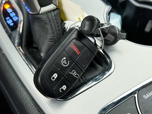 Used 2018 Jeep Grand Cherokee Limited AWD/4WD image 36
