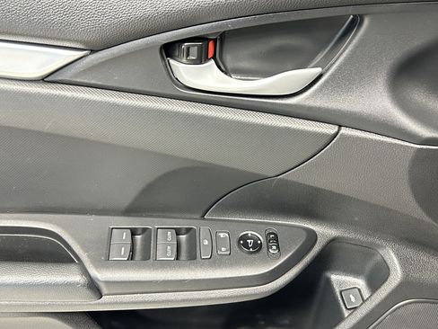 Used 2019 Honda Civic Sport image 17