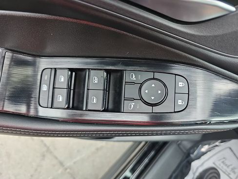 Used 2025 Nissan Rogue SV w/ SV Premium Package FWD image 33