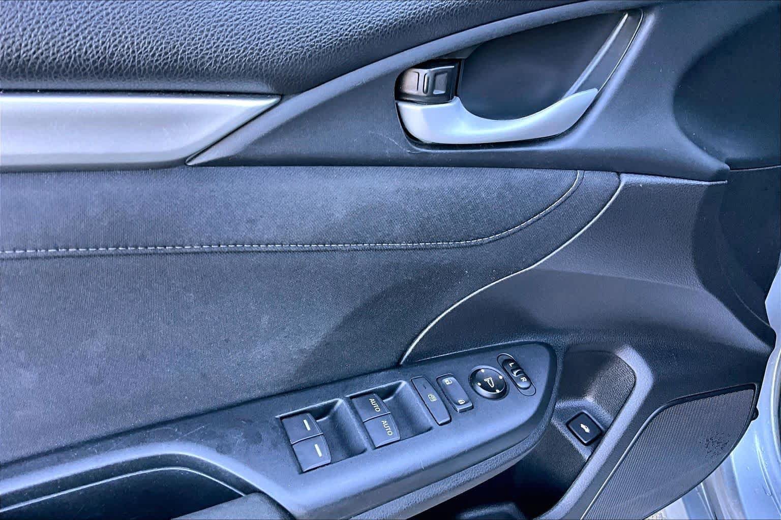 Used 2017 Honda Civic EX-T image 32