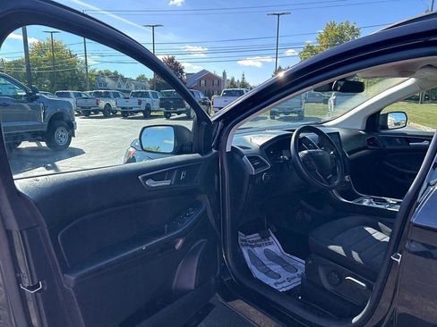 Used 2022 Ford Edge SE image 9