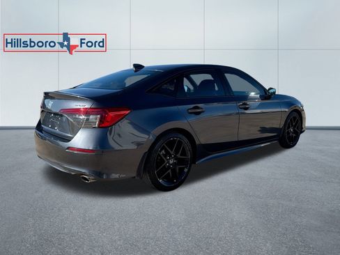 Used 2023 Honda Civic Sport image 2