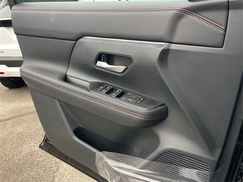 New 2026 Nissan Kicks SR image 21