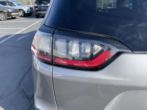 Used 2019 Jeep Cherokee Latitude Plus image 17