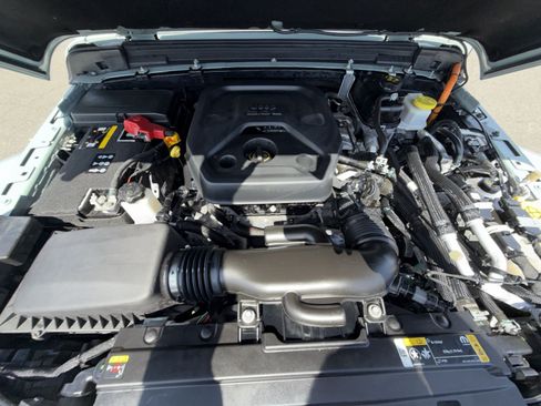 Used 2023 Jeep Wrangler Unlimited Sahara w/ Cold Weather Group AWD/4WD image 26