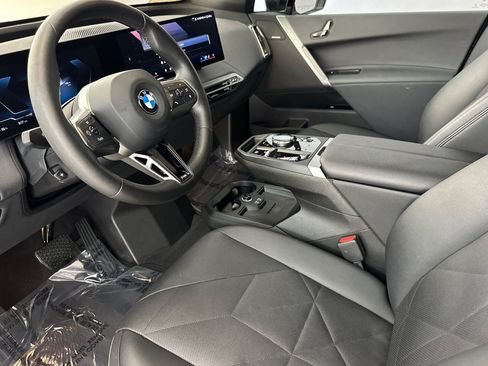 Used 2025 BMW iX xDrive50 w/ Sport Package AWD/4WD image 4