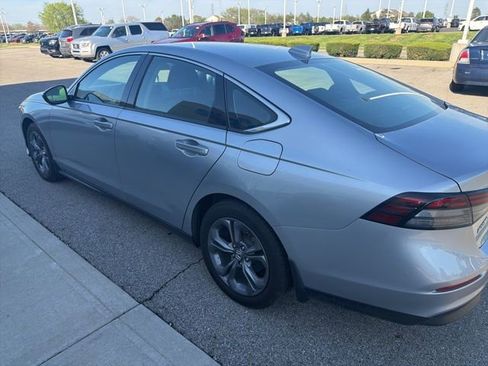 Used 2024 Honda Accord EX image 3