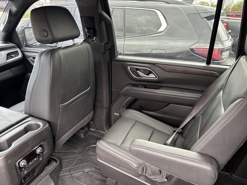 Used 2022 Chevrolet Suburban Z71 w/ Off-Road Capability Package AWD/4WD image 23