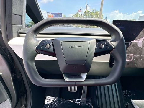 Used 2024 Tesla Cybertruck AWD Crew Cab image 10