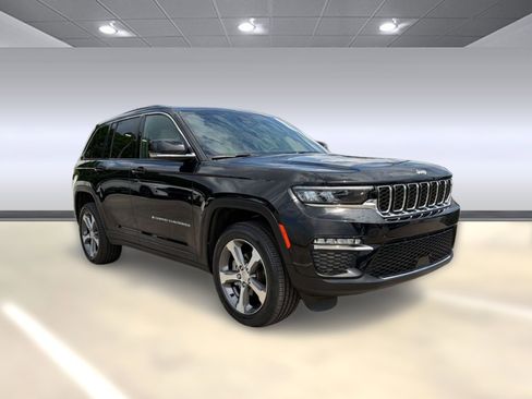 Used 2024 Jeep Grand Cherokee Limited AWD/4WD image 6