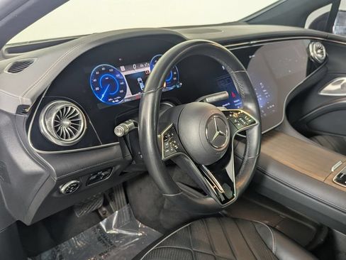 Used 2022 Mercedes-Benz EQS 580 4MATIC Sedan image 11