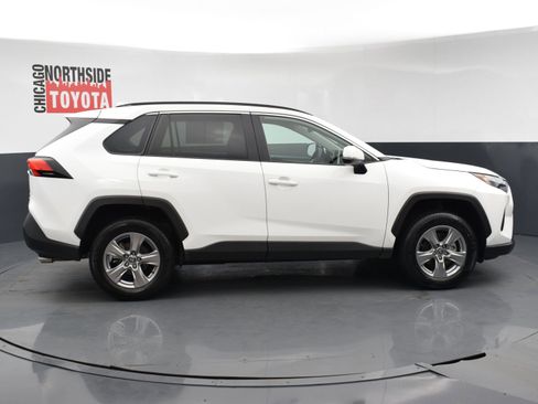 Used 2025 Toyota RAV4 XLE AWD/4WD image 5