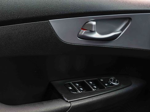 Certified 2023 Kia Forte LXS w/ LXS Technology Package FWD image 15