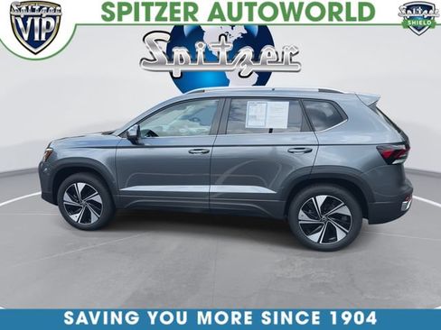 Used 2025 Volkswagen Taos SE w/ Panoramic Sunroof Package AWD/4WD image 6